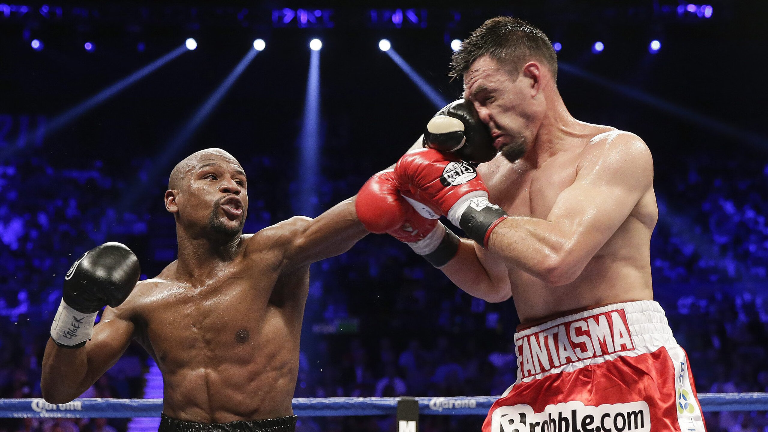 NBA揭幕战詹姆斯砍下三双，湖人开门红，詹姆斯空砍38分湖人