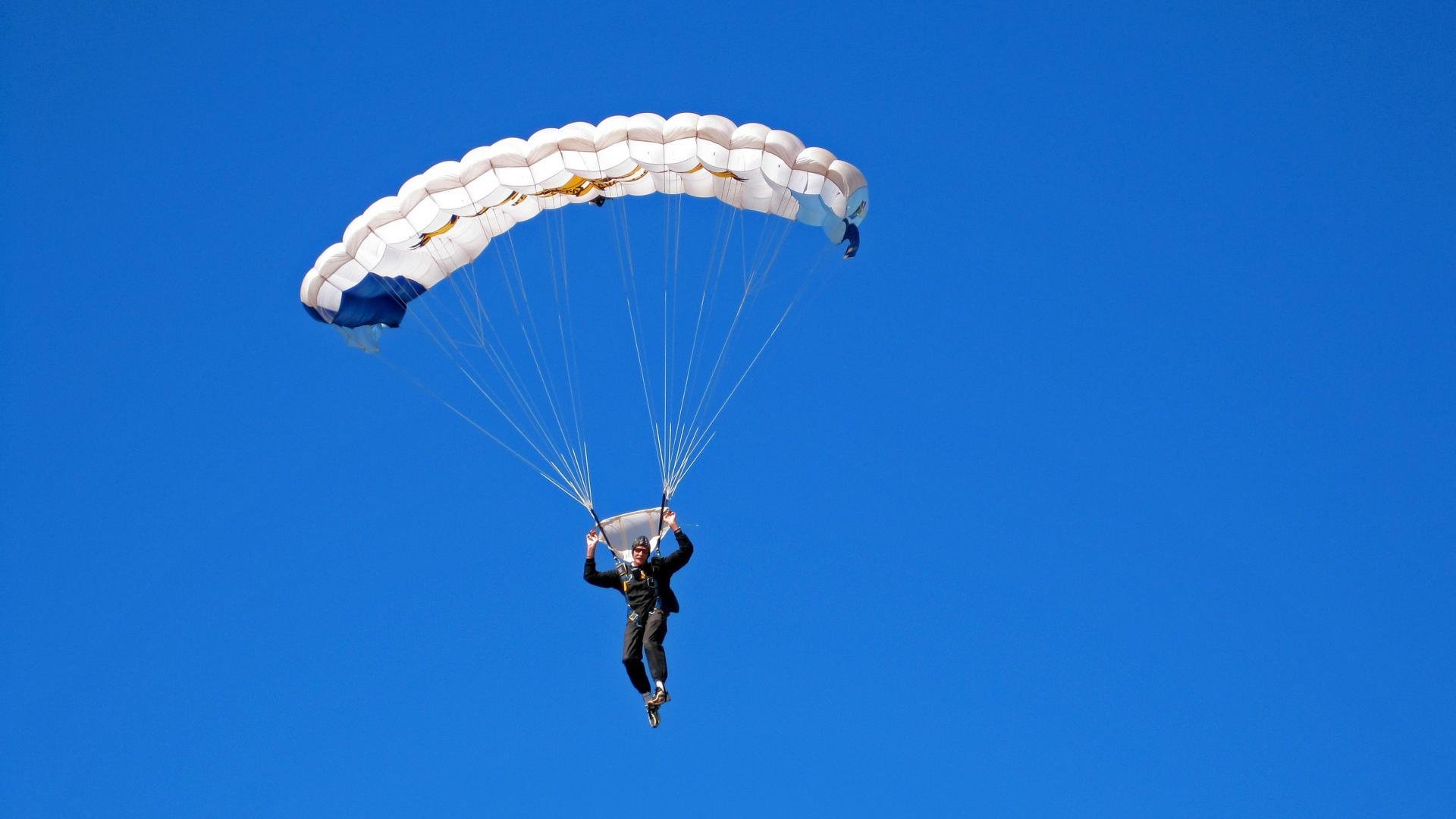 《Counter-Strike_ Global Offensive》国内邀请赛圆满结束，战况激烈，communist youth league member